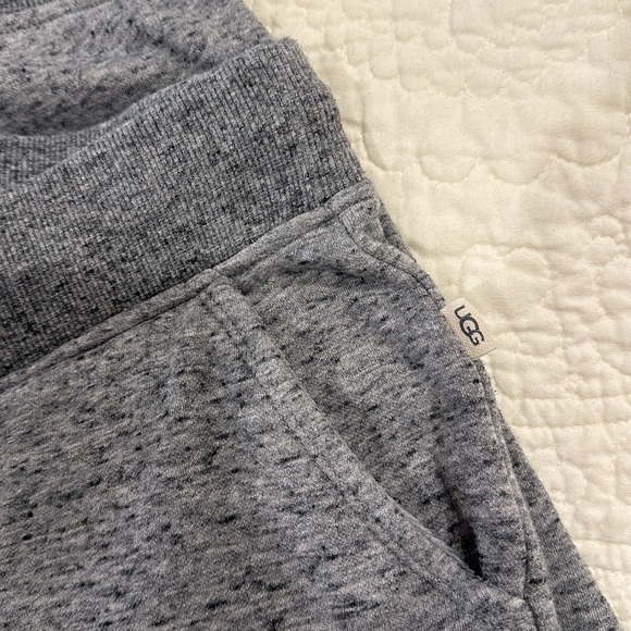 UGG heathered grey sweatpants. - Picture 6 of 6